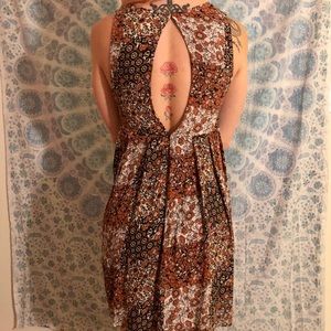 Patchwork style flowy sundress 🍂🖤